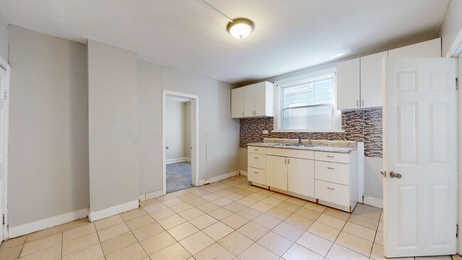 Building Photo - 3523 Walton Ave