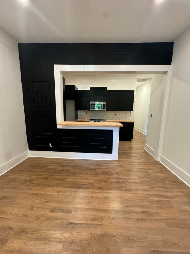 Building Photo - 505 Arnold Ave