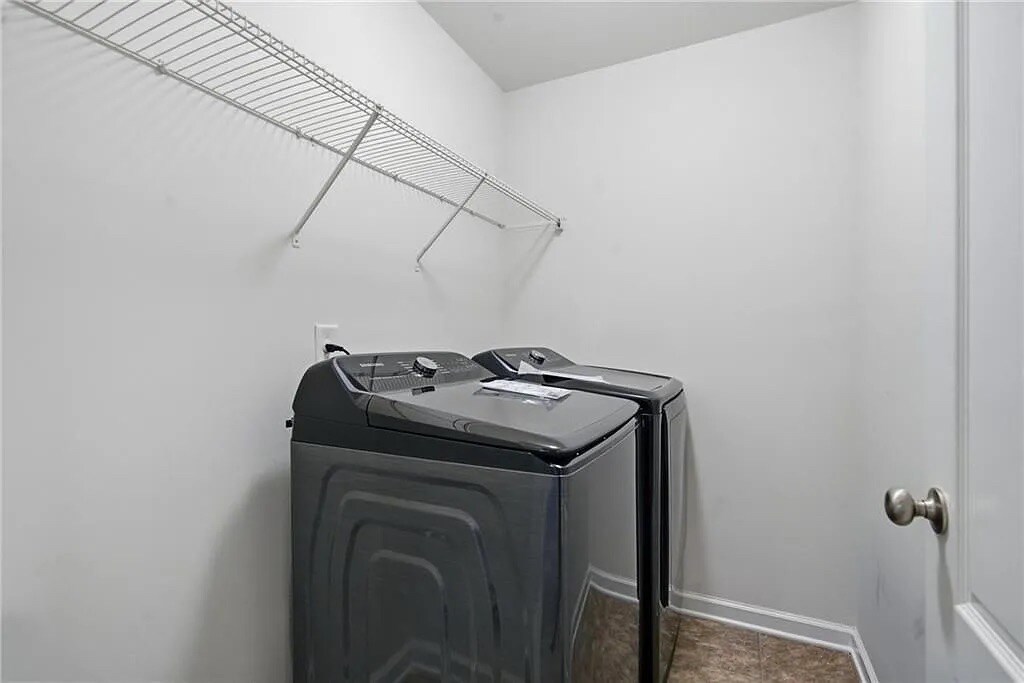 Building Photo - Room in Townhome on Paxton Dr SW