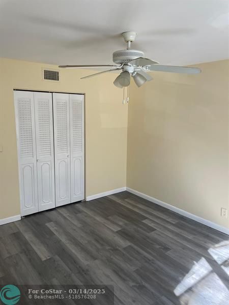 Building Photo - 3123 Oakland Shores Dr