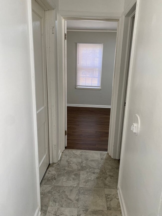 Building Photo - 514-516 S 15th St