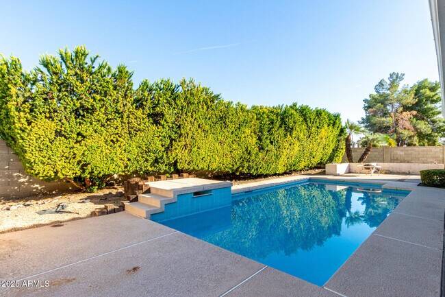 Building Photo - 12349 N 71st Dr