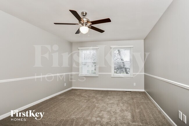 Building Photo - 15520 Golden Ridge Ct