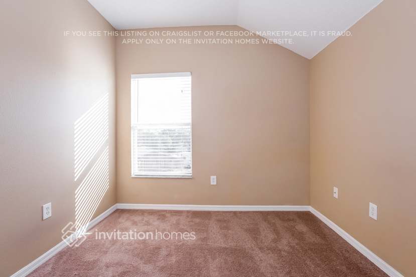 Building Photo - 336 Royal Ridge Dr