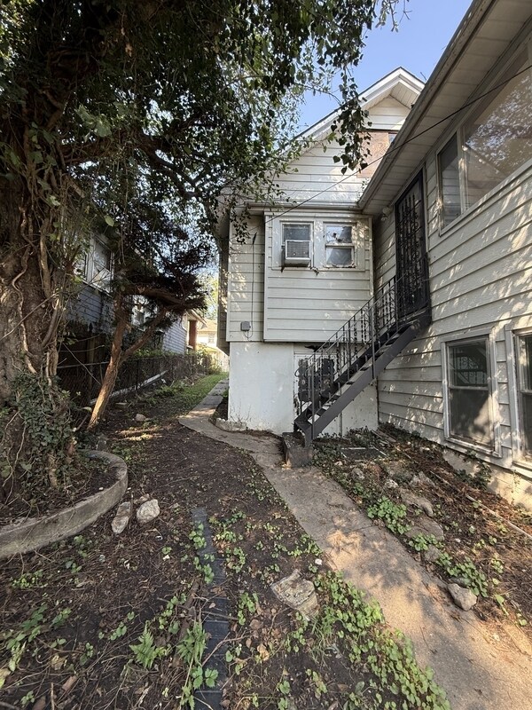 Building Photo - 307 White Ave