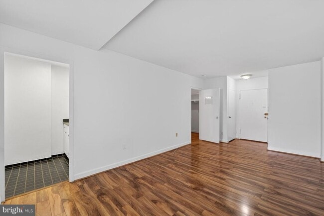 Building Photo - 1021 Arlington Blvd