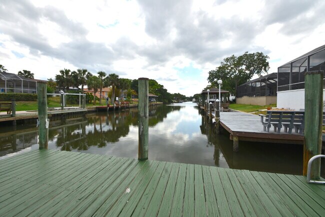 Building Photo - Absolutely adorable 3 bedrooms 2 bath Cana...