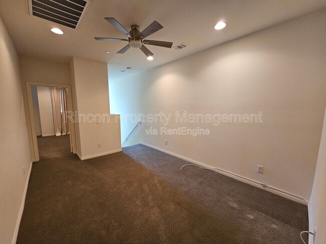 Building Photo - 2464- Blossom Ridge Ct