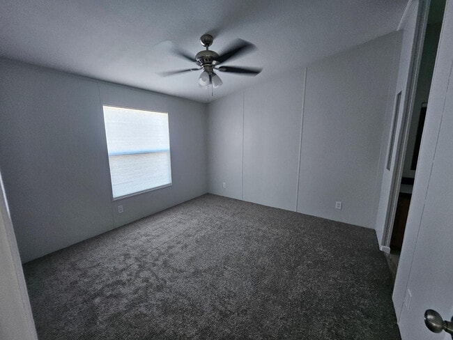 Building Photo - 725 S 97th Way