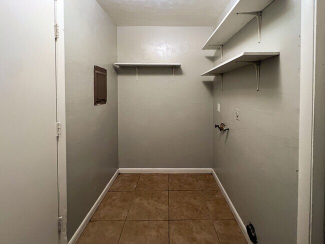 Building Photo - 2292 - Sugarfoot Oaks
