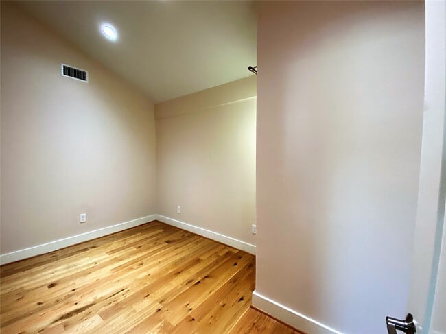 Building Photo - 4116 McDuffie St