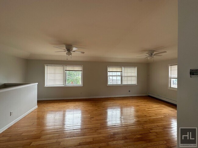 Building Photo - 122 PLACE