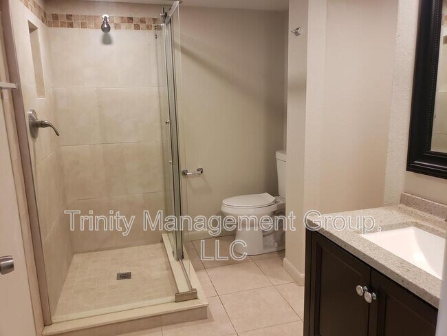 Building Photo - 5205 Drift Tide Dr