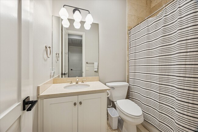 Building Photo - 1822 Morse St