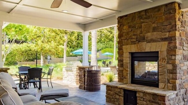 Building Photo - 1200 Somerby Dr