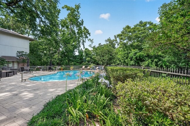 Building Photo - 6466 Bayou Glen Rd