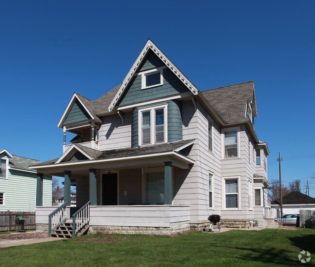 Primary Photo - 516 W Grand Ave