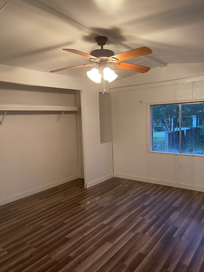 Building Photo - 2315 Geri Ann Ln