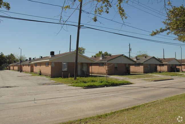 5510-5520 Cavalcade St - Cavalcade Plaza Homes
