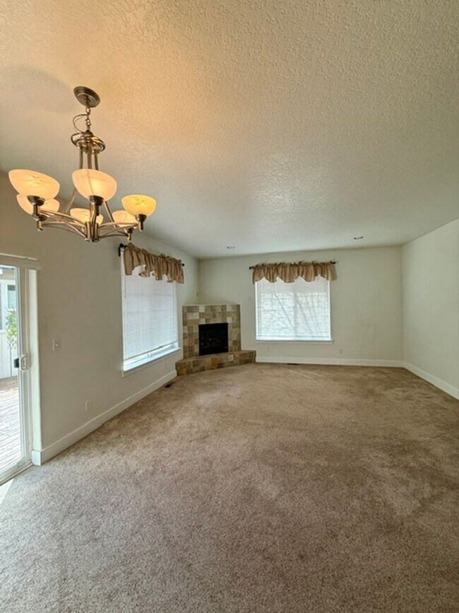 Building Photo - Charming 3-Bedroom Home in Peaceful 55+ Community!