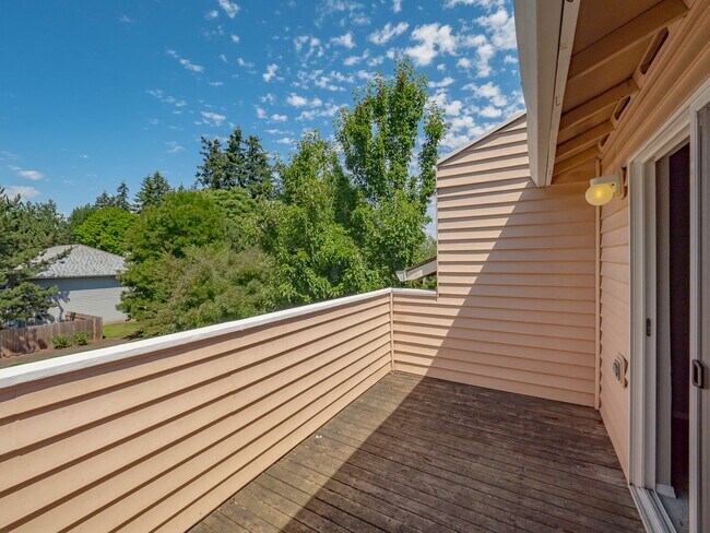 Building Photo - The ideal space to balance life, work and ...