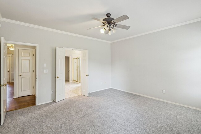 Building Photo - Spacious 4 Bedroom + Bonus Room & Office
