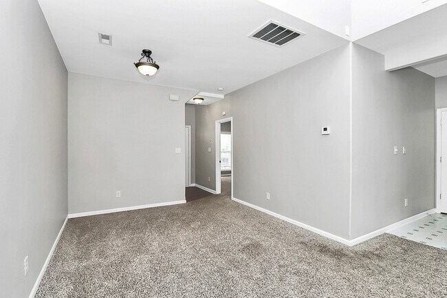 Building Photo - 141 Ross Moore Ave