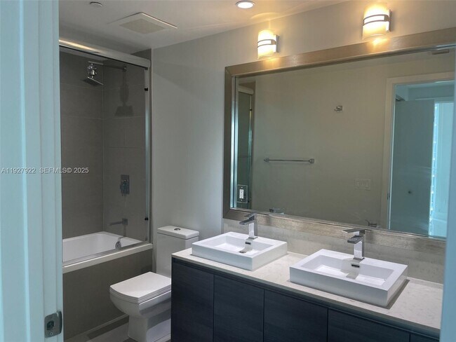 Building Photo - 1080 Brickell Ave