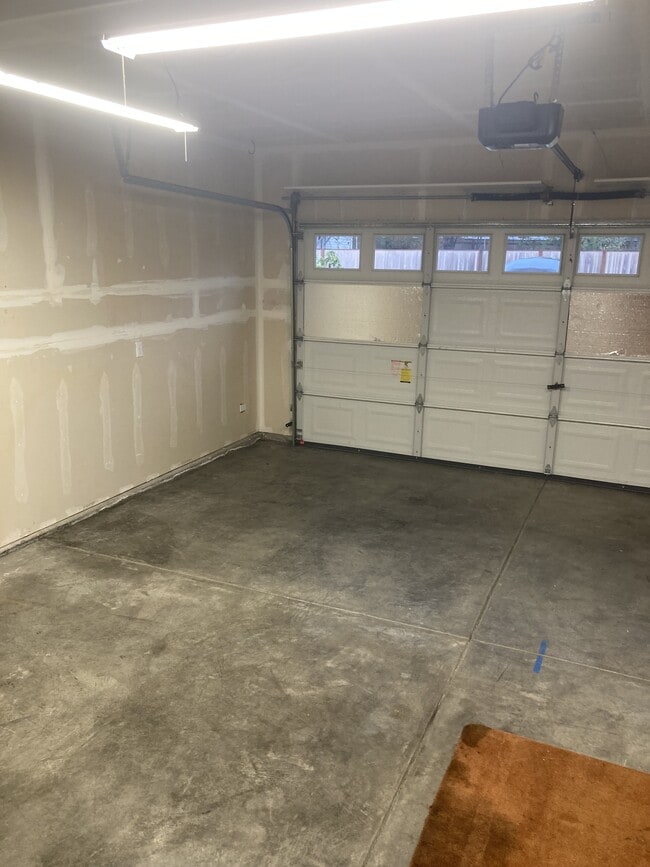 Building Photo - 24215 10th Ave S