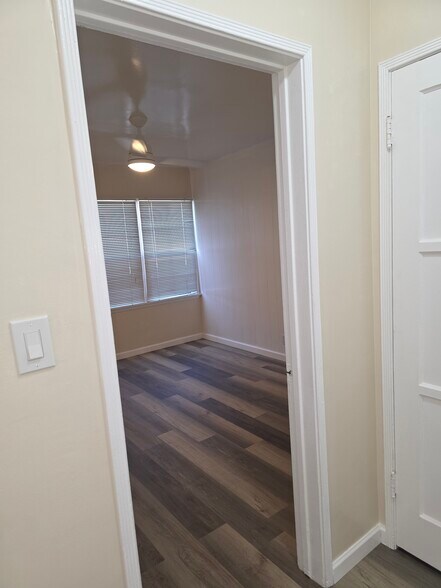 Building Photo - 15726 Halldale Ave