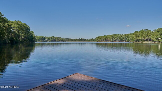 Building Photo - 11 Whisper Lake Dr