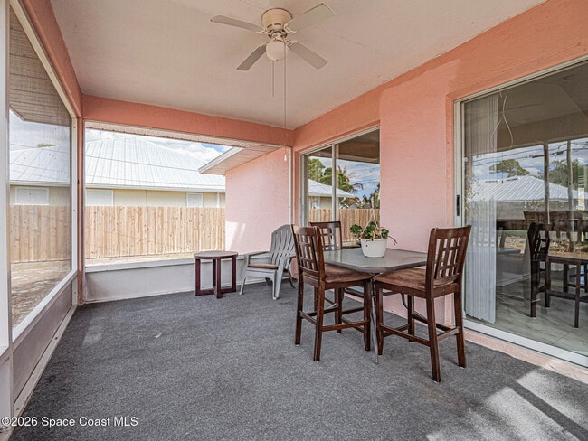 Building Photo - 483 Melrose Ln