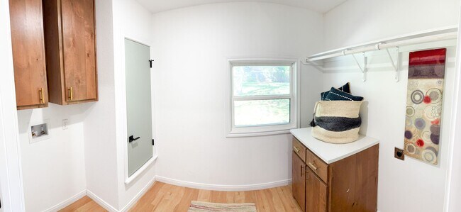 Building Photo - 2302 Brooklawn Dr