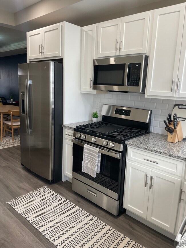 Building Photo - 2711 Ashland Ave