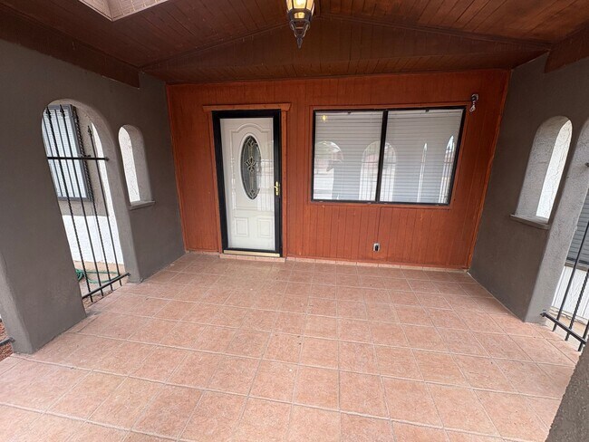 Building Photo - HOME FOR RENT IN ANTHONY TEXAS