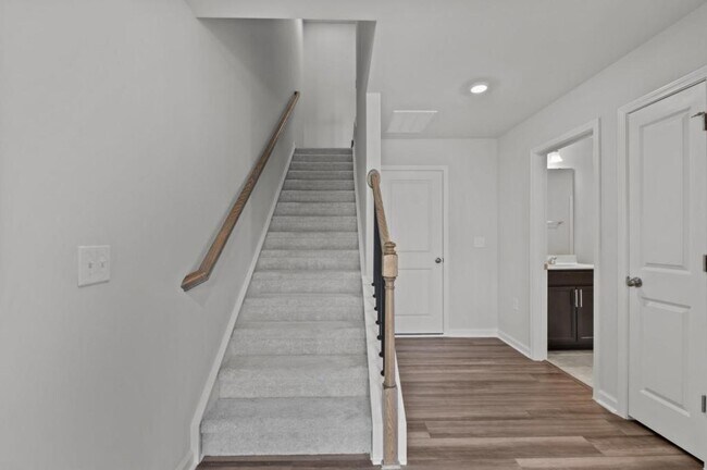 Building Photo - 634 Gimari Dr