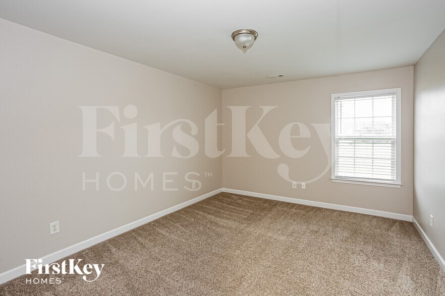 Building Photo - 2922 Blueberry Dr