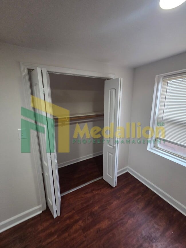 Building Photo - Updated 3-Bedroom Home with Spacious Layout and Backyard