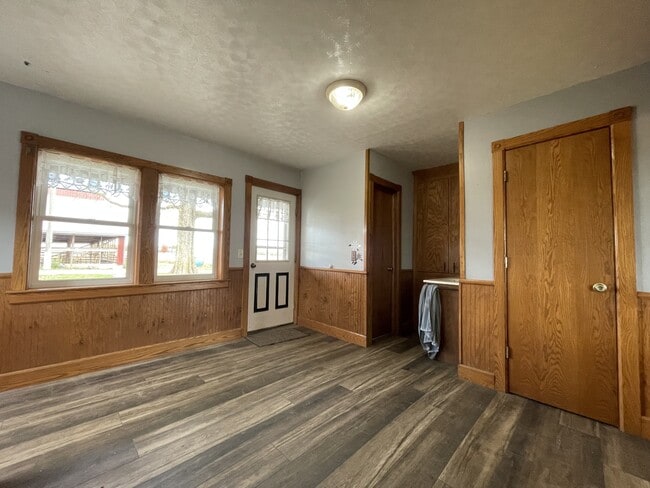 Building Photo - 7094 N 550 E