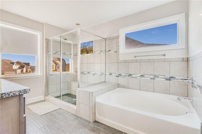 Building Photo - 1855 Kingsbury Dr