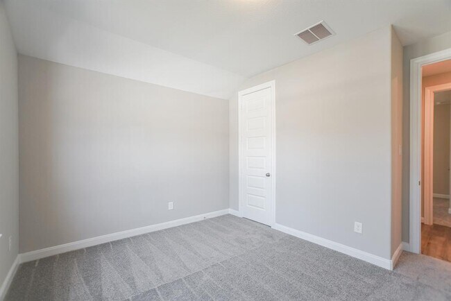 Building Photo - 9852 Pearly Everlasting