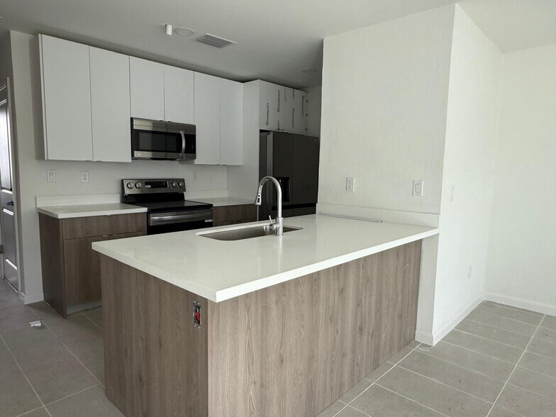 Building Photo - 2511 Pierce St
