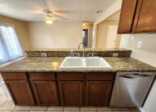 Building Photo - 511 Solar Dr