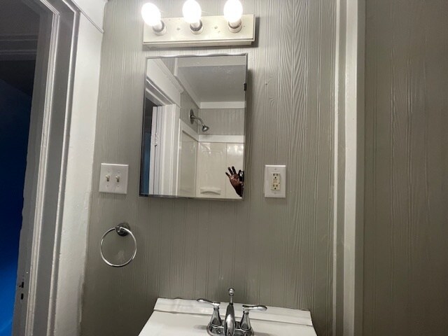 Building Photo - 237 E Victoria St