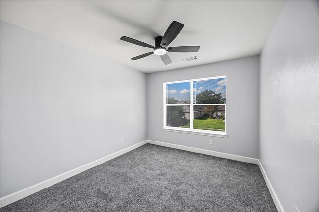 Building Photo - 21510 Broadstone Dr