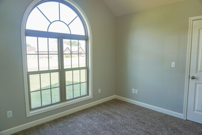 Building Photo - **Coming Soon** 4 Bedroom Home in Valley View