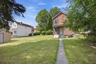 Building Photo - 827 Hinnerman St