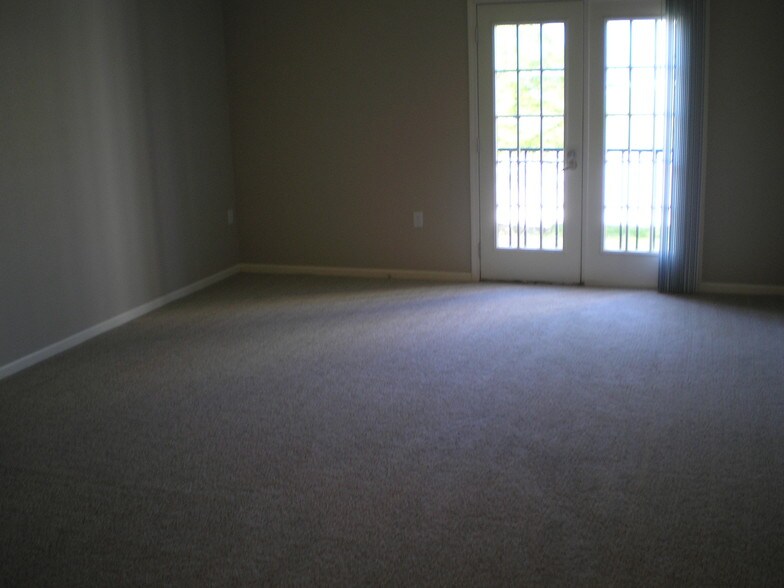 Building Photo - 12913 Tradd St