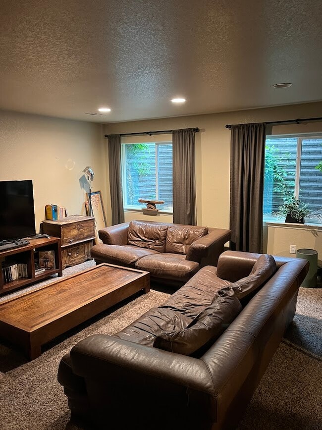 Building Photo - 964 Pyxis Dr
