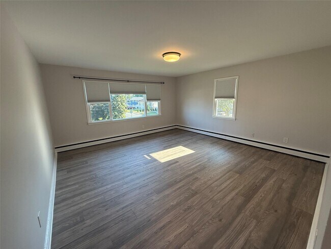 Building Photo - 215 Campagnoli Ave